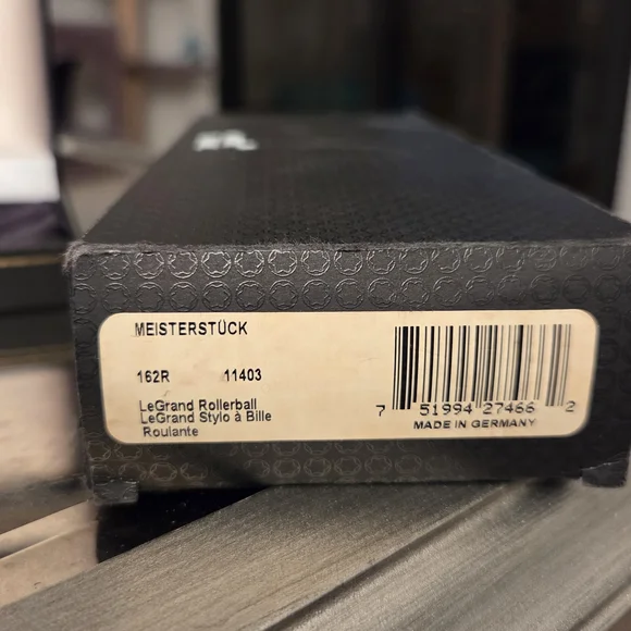 Montblanc Black Meisterstuck LeGrand Rollerball - Picture 4 of 7